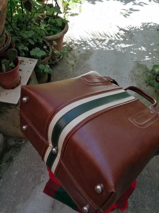 Sacos / Malas de viagem em Couro. Distintos. Pele