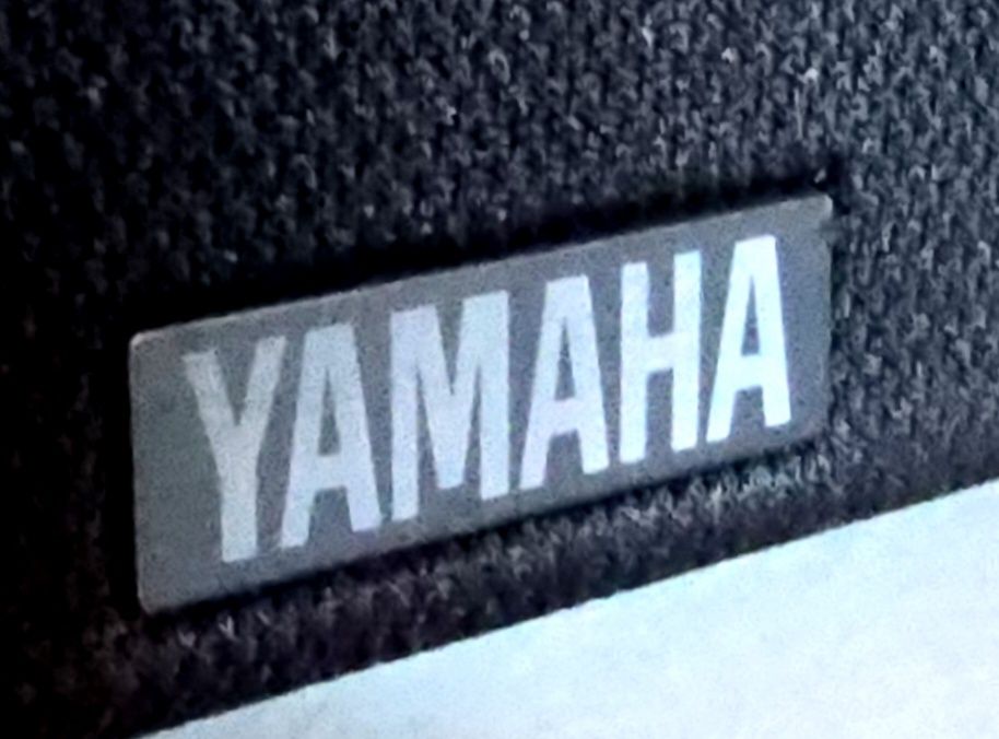 Coluna Central YAMAHA NS-C60