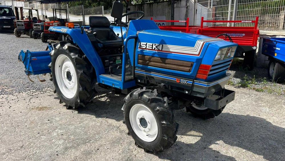 Trator Iseki LANDLEADER 235 c/fresa