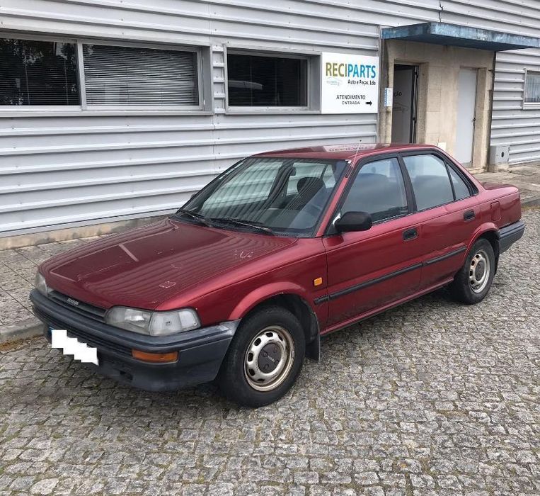 Toyota Corolla E9 1.3 4P 1989 - Para Peças