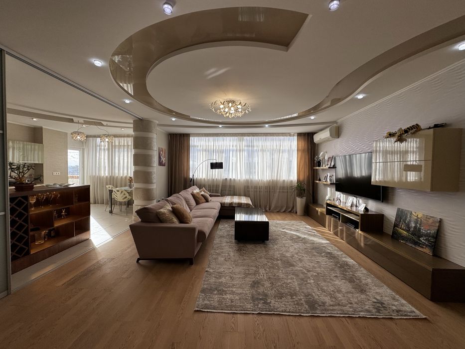 Сдам новострой 3 комнатную квартиру 150м2 ул. О.Яроша,22