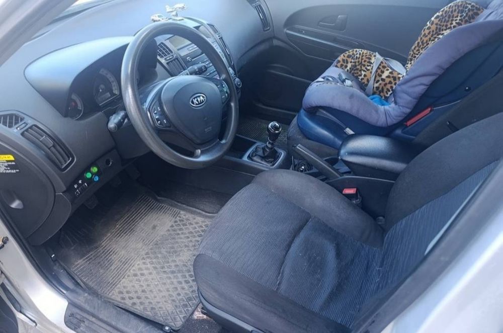 Kia cee'd 2,0crdi 2007r 1 gen do poprawek