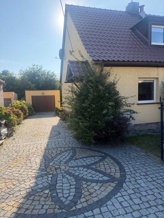 DOM W ZABUDOWIE SZEREGOWEJ  do wynajęcia  - Strzelin