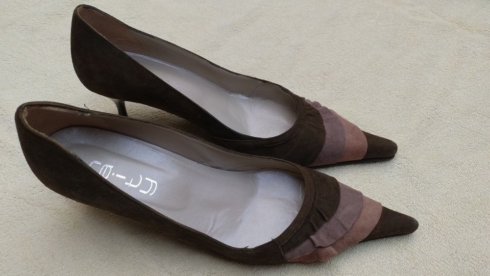Sapatos de salto alto