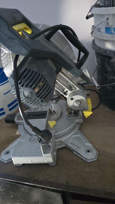 Serra de corte madeira