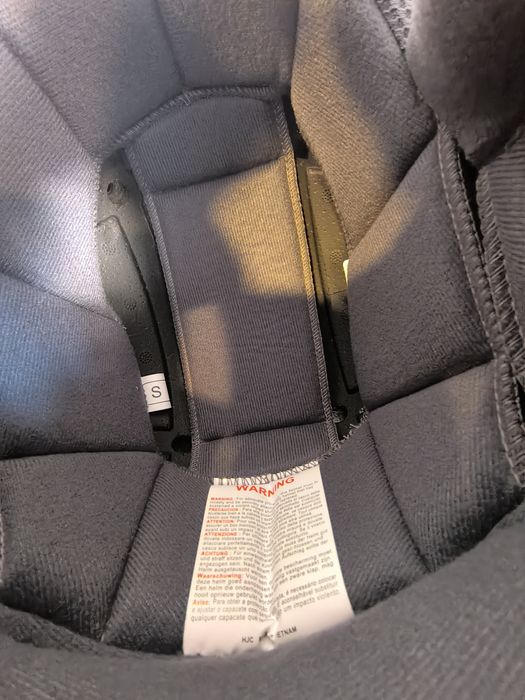 Capacete HJC junior e luvas alpinestar