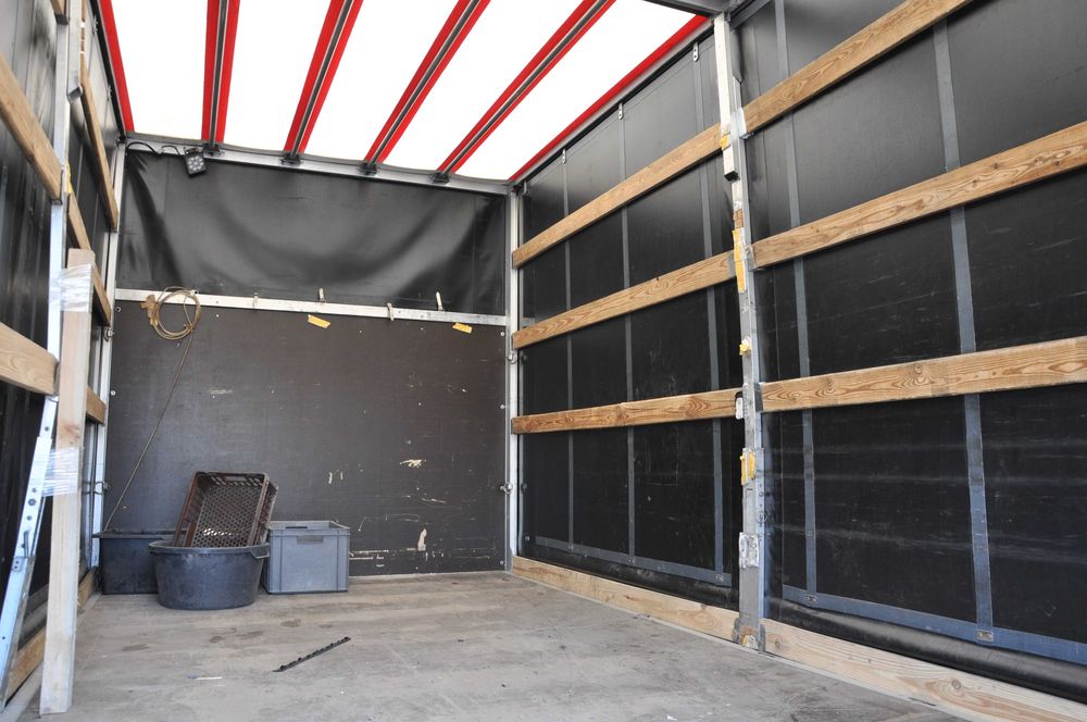 Wynajem/wypożyczalnia - Renault Master - plandeka