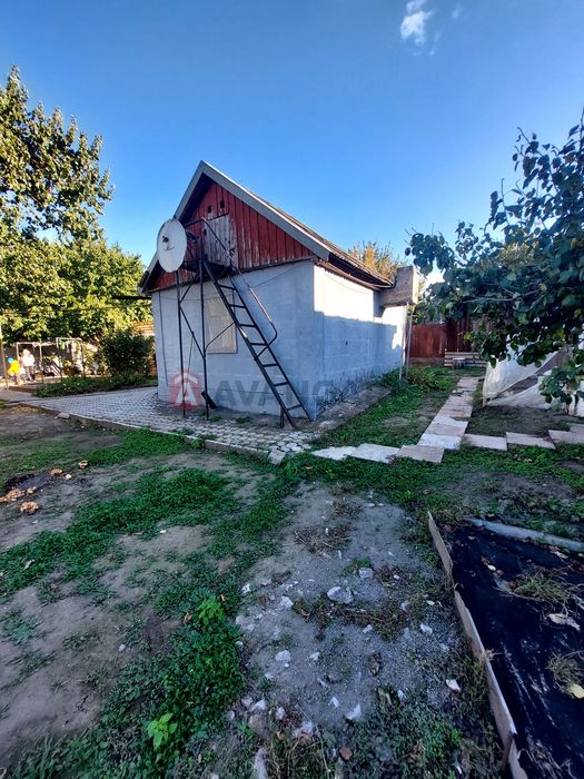 Будинок для невеликої родини або їх батьків