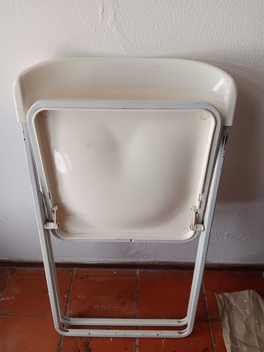 Cadeira rebativel branca