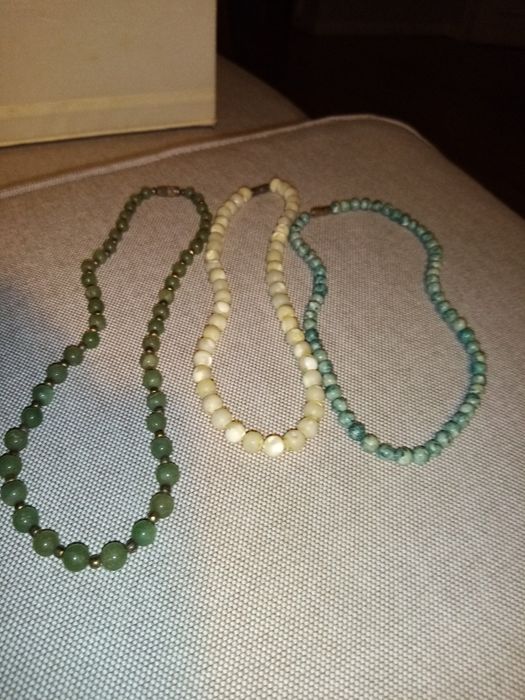 Colares pérolas ( não são de plástico)