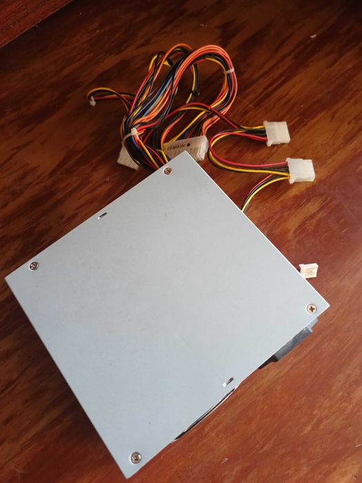 Блок живлення ATX (24pin+4 не робочий)