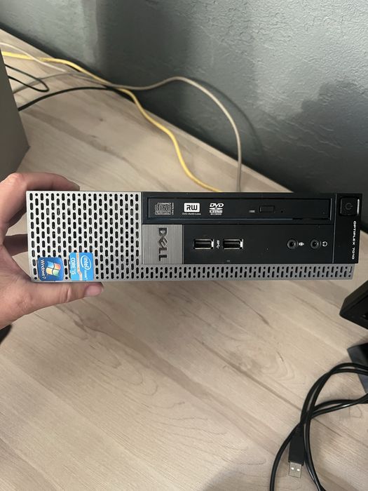 Komputer Dell zestaw jednostka monitor klawiatura mysz w pełni sprawne