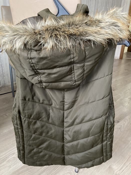 Женская демисезонная жилетка р. 40 H&M