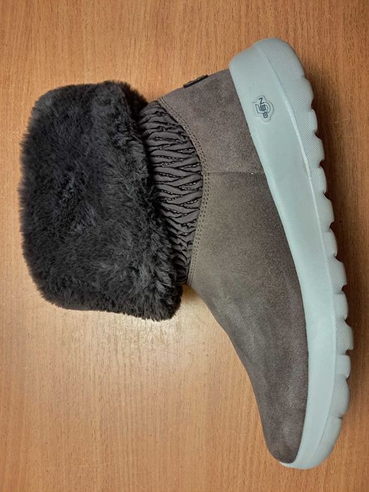 Детские ботинки сапоги SKECHERS оригинал 38 размер