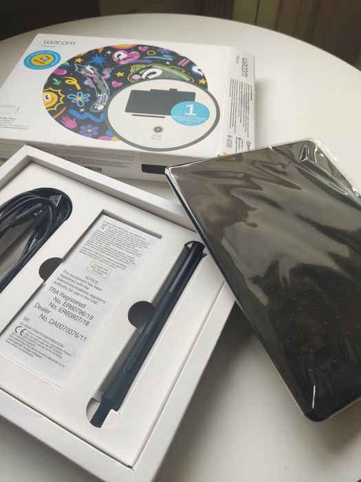Графічний планшет Wacom Intuos S Black