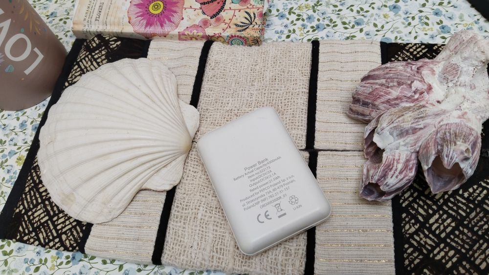 Два повербанка на 10000 и на 4300