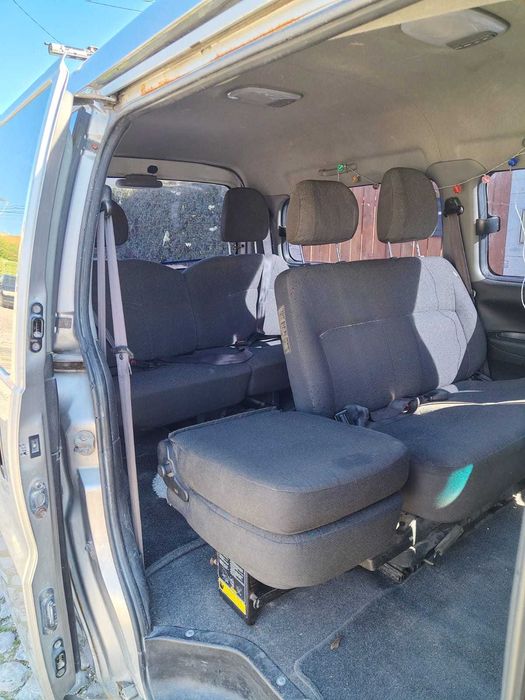 selling hyundai H1 car