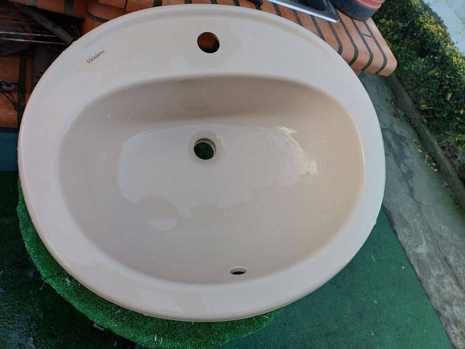 Lavatório antigo valadares beje