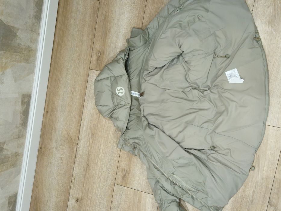 Куртка жіноча  Lululemon Wunder Puff