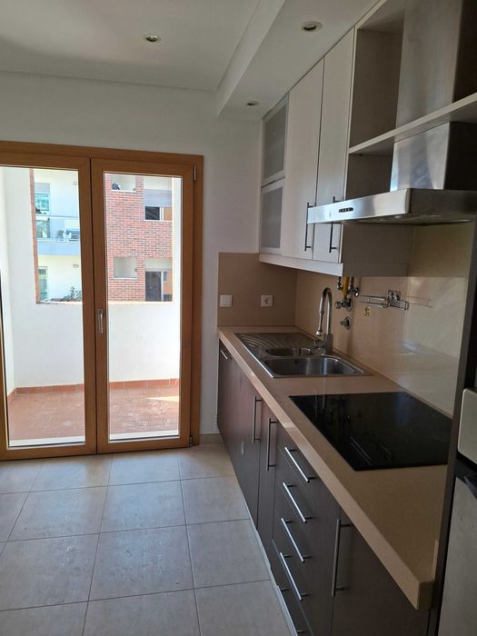 Apartamento T2 em Gambelas Faro