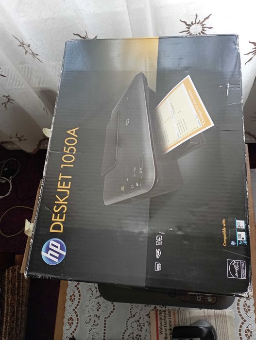 Drukarka z pełnymi wkładami HP 1050A