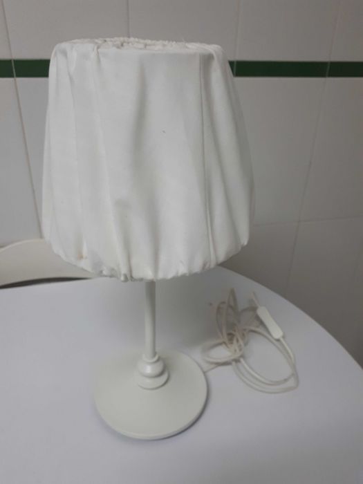 Candeeiro branco de tecido