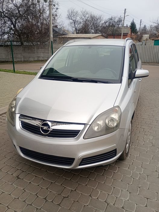 Автомобиль Opel Zafira