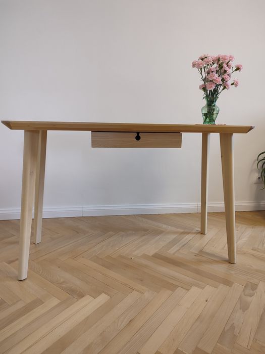 Biurko eleganckie minimalistyczne drewniane