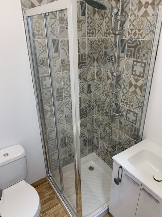 Quarto Solteiro(a) e Casal p/ Alugar 500m estação Benfica