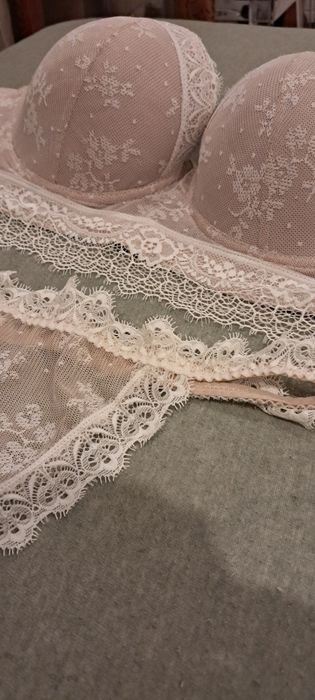 Romantyczny koronkowy zestaw bielizny Intimissimi