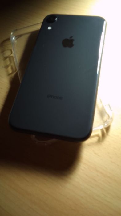 IPhone XR почти новый