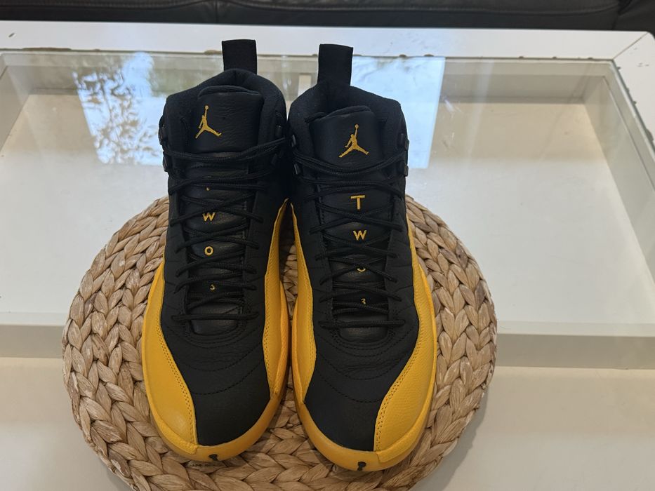 Buty Jordan 12 Retro Black University Gold rozmiar 46 wkładka 30 cm