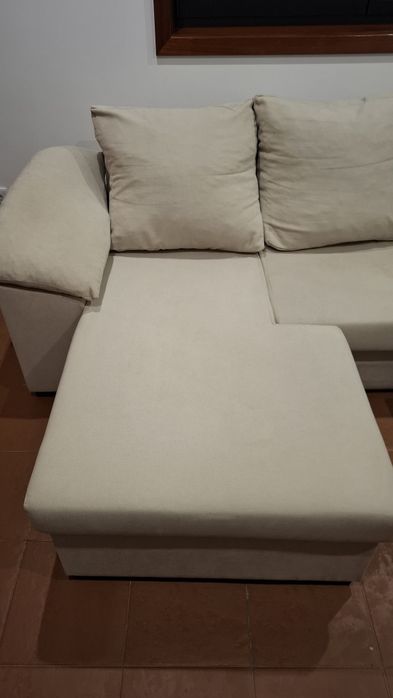 Sofá com chaise longue