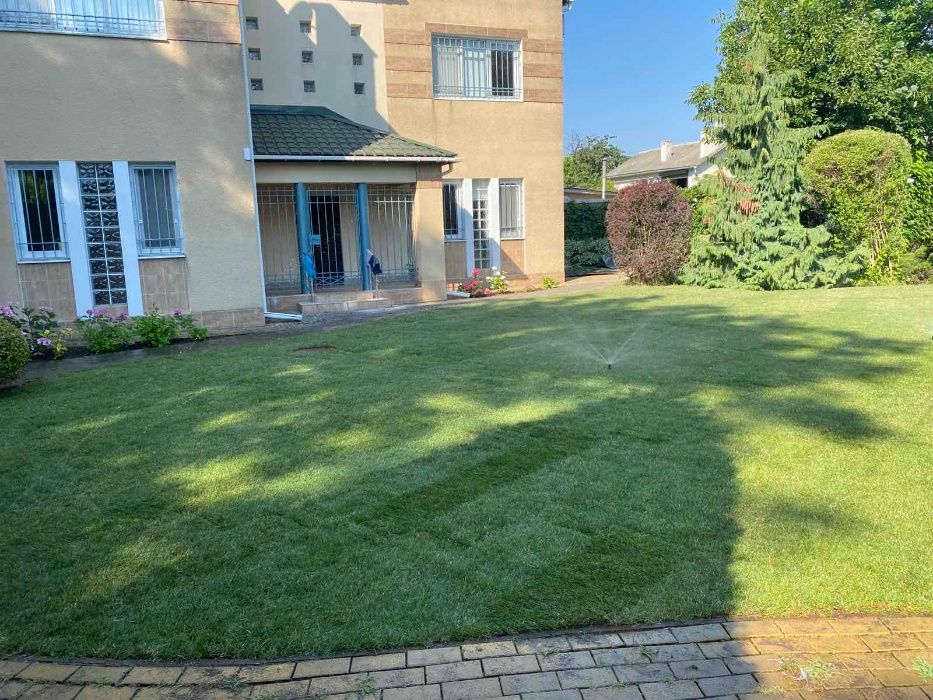 Рулонный газон, укладка рулонного газона