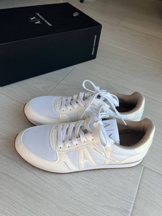 Жіночі кросівки Armani Exchange