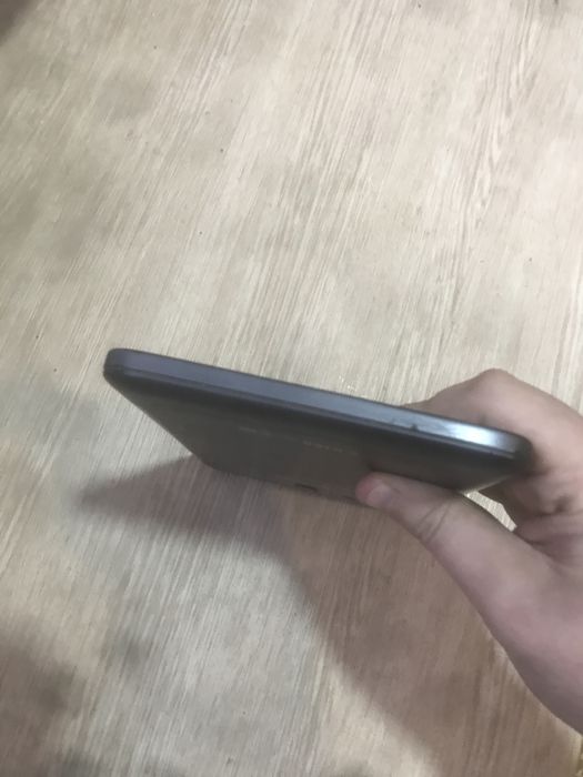 Продається поаншет самсунг на запчастини або на ремонт