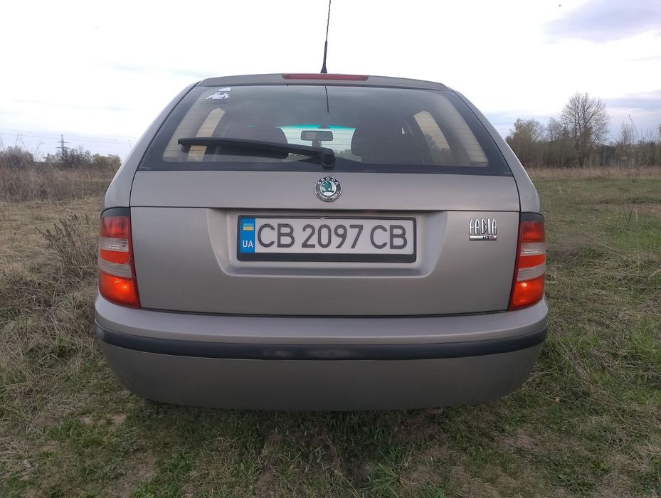 Шкода фабія 2007 року.