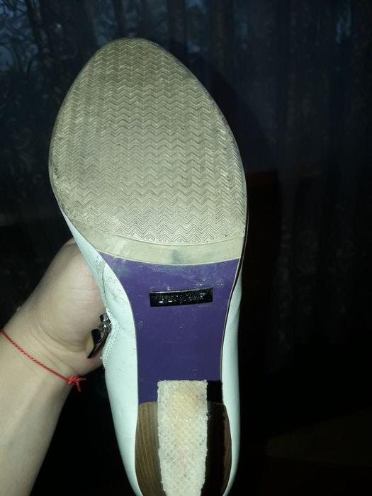 Сапоги белые,кожаные