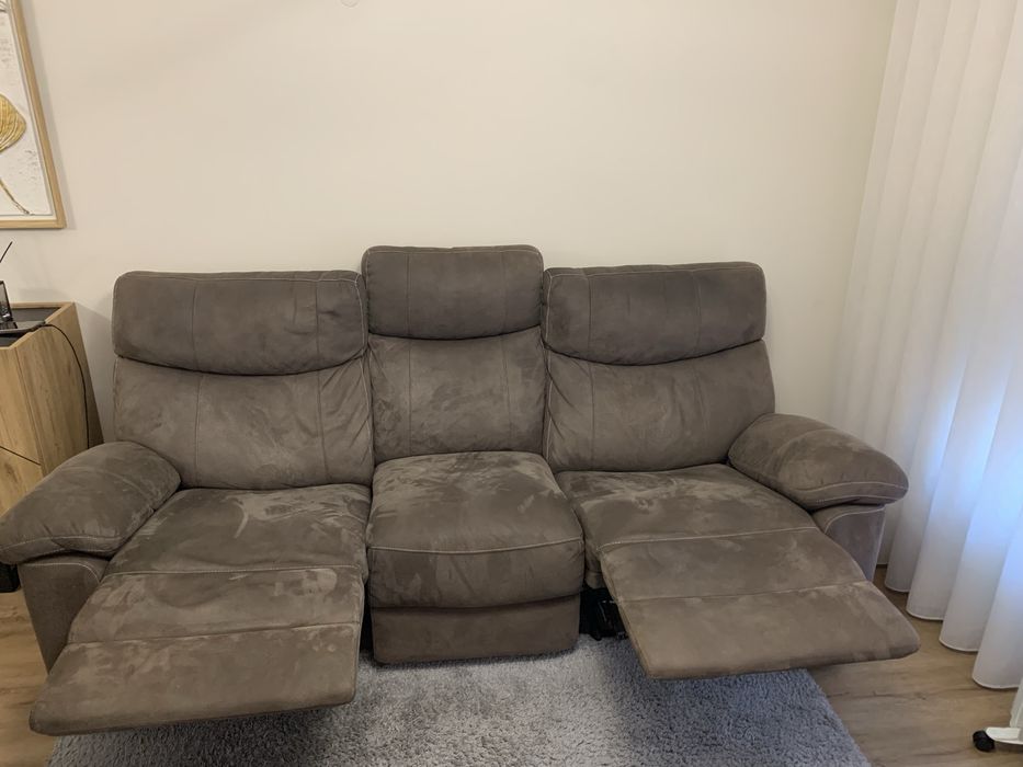 Sofá 3 lugares, castanho, abre nas laterais