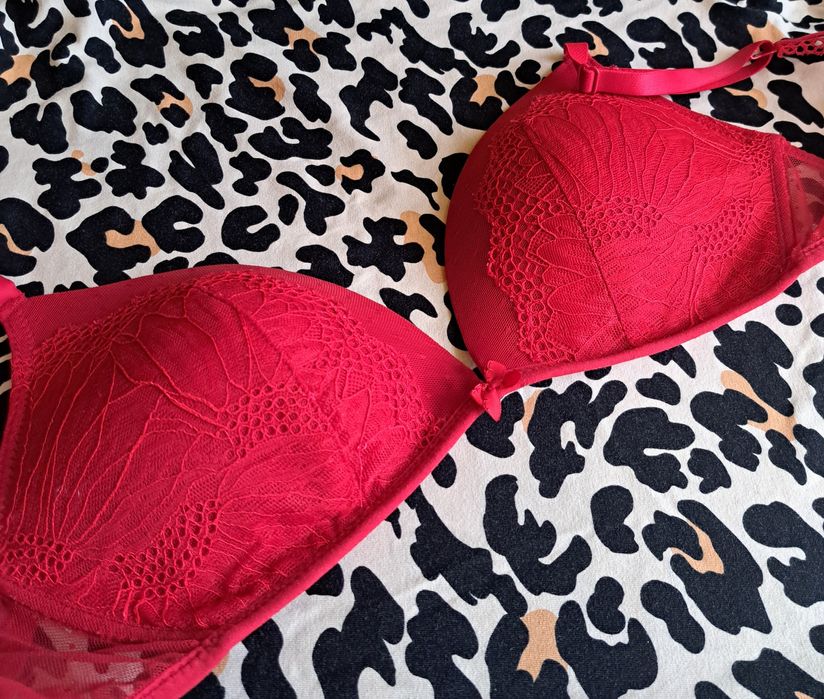 Biustonosz Secrets 36 c