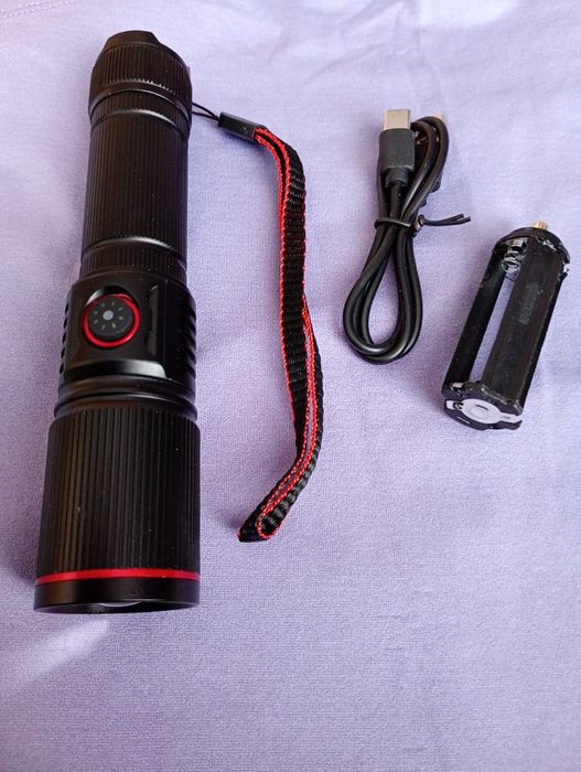 Nowa latarka taktyczna LED 20W