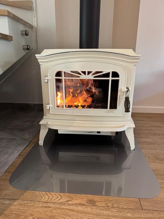 Koza Kominek piecyk wolnostojący Invicta biały