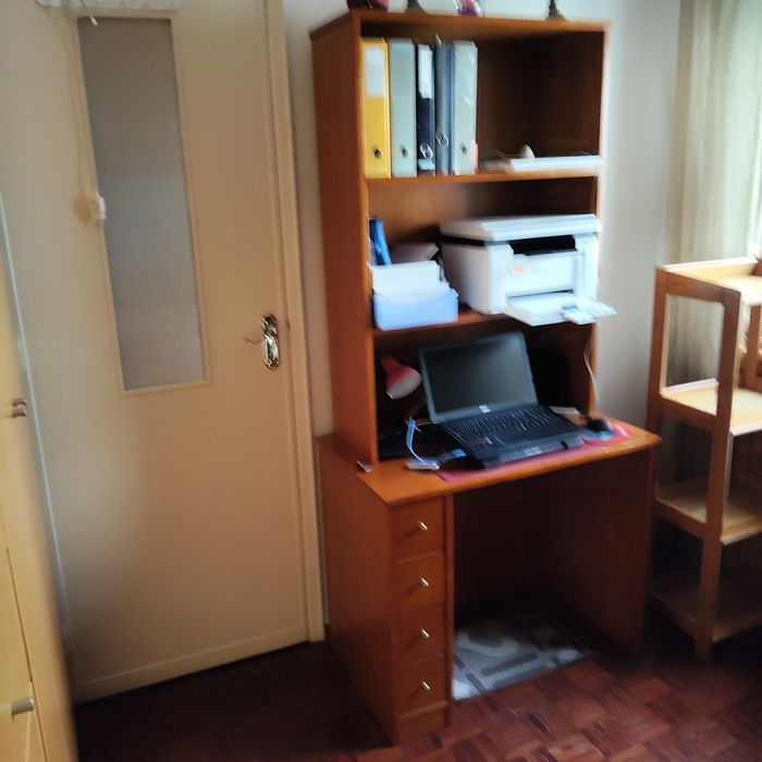 Secretária em  pinho maciço