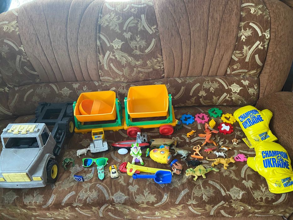 Іграшки Hot Wheels за все 300 грн