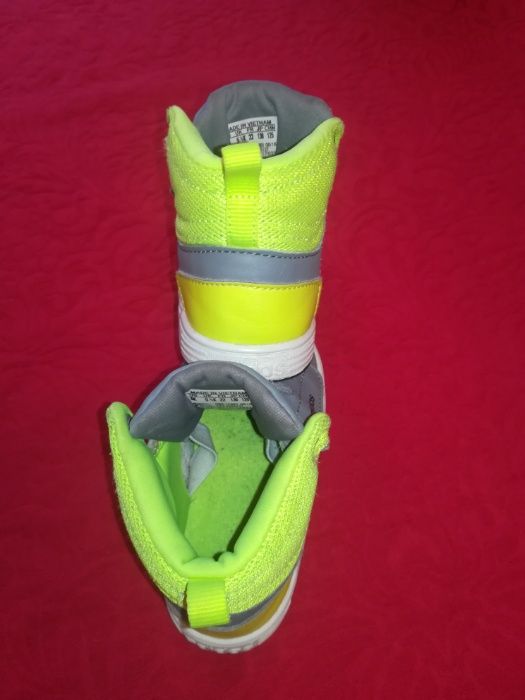 Ténis Botim Adidas 22