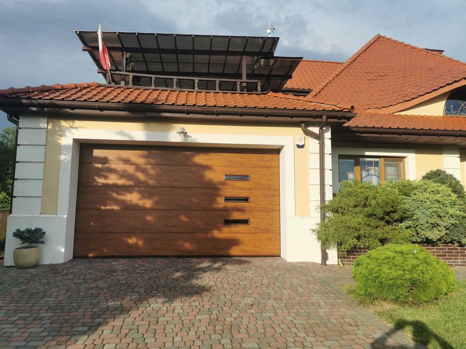 Producent Brama garażowa segmentowa Bramy garażowe przemysłowe 3,93*2