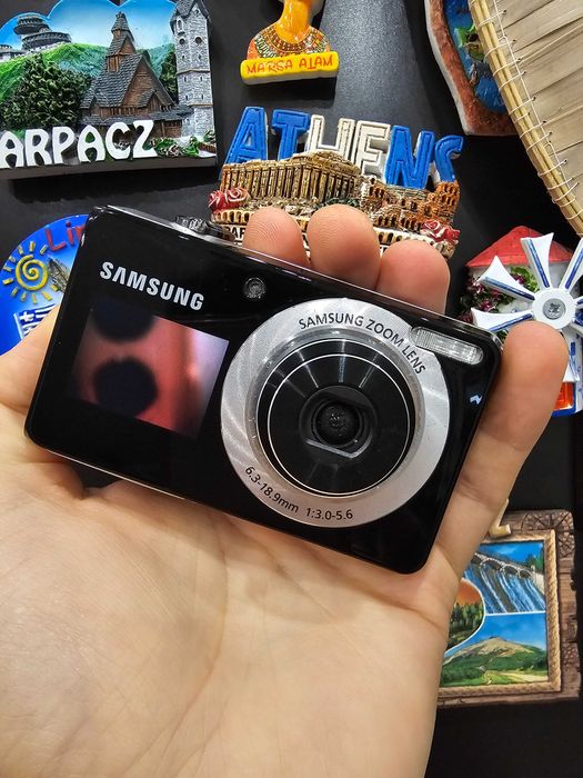 Aparat cyfrowy Samsung PL100 z ekranem do selfie | Sprawny Digicam Y2K Zestaw