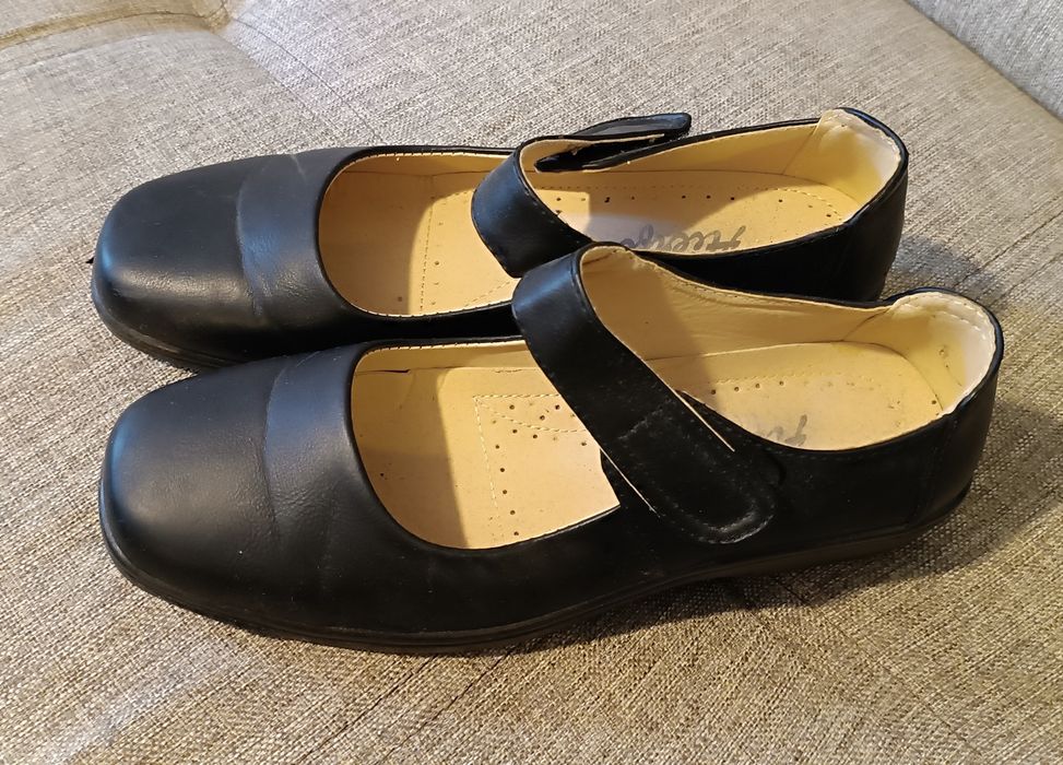 Czarne, eleganckie buty damskie, 39