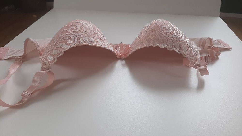 Różowy biustonosz Stanik