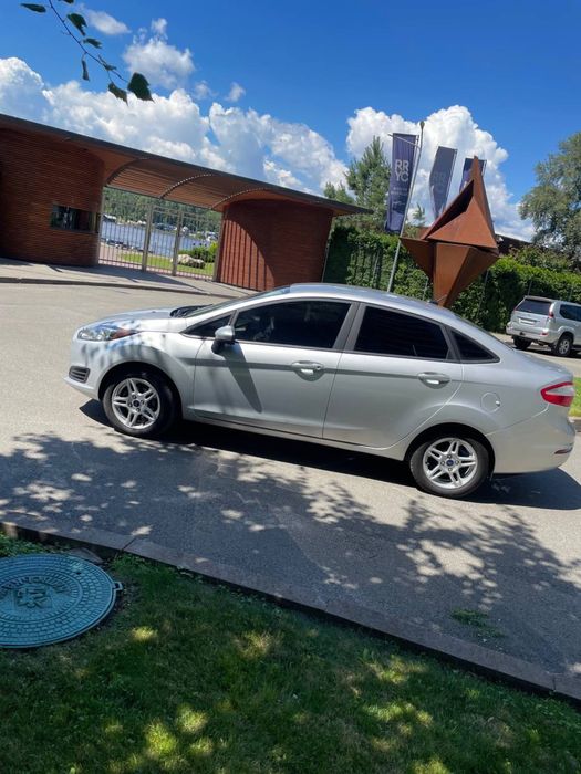 Оренда ford fiesta Подобова та довгострокова